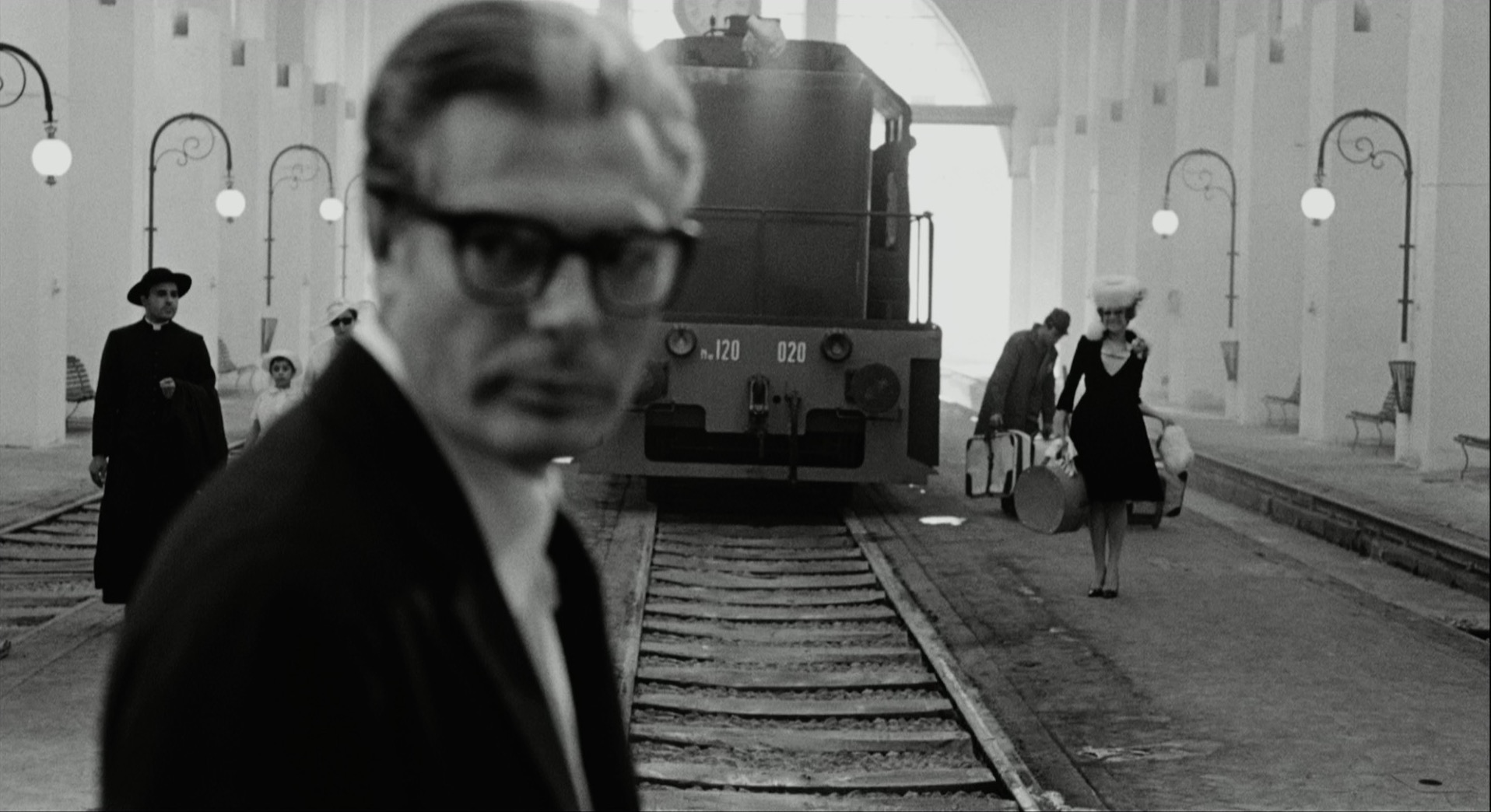 FELLINI'S 8½ - Image 5