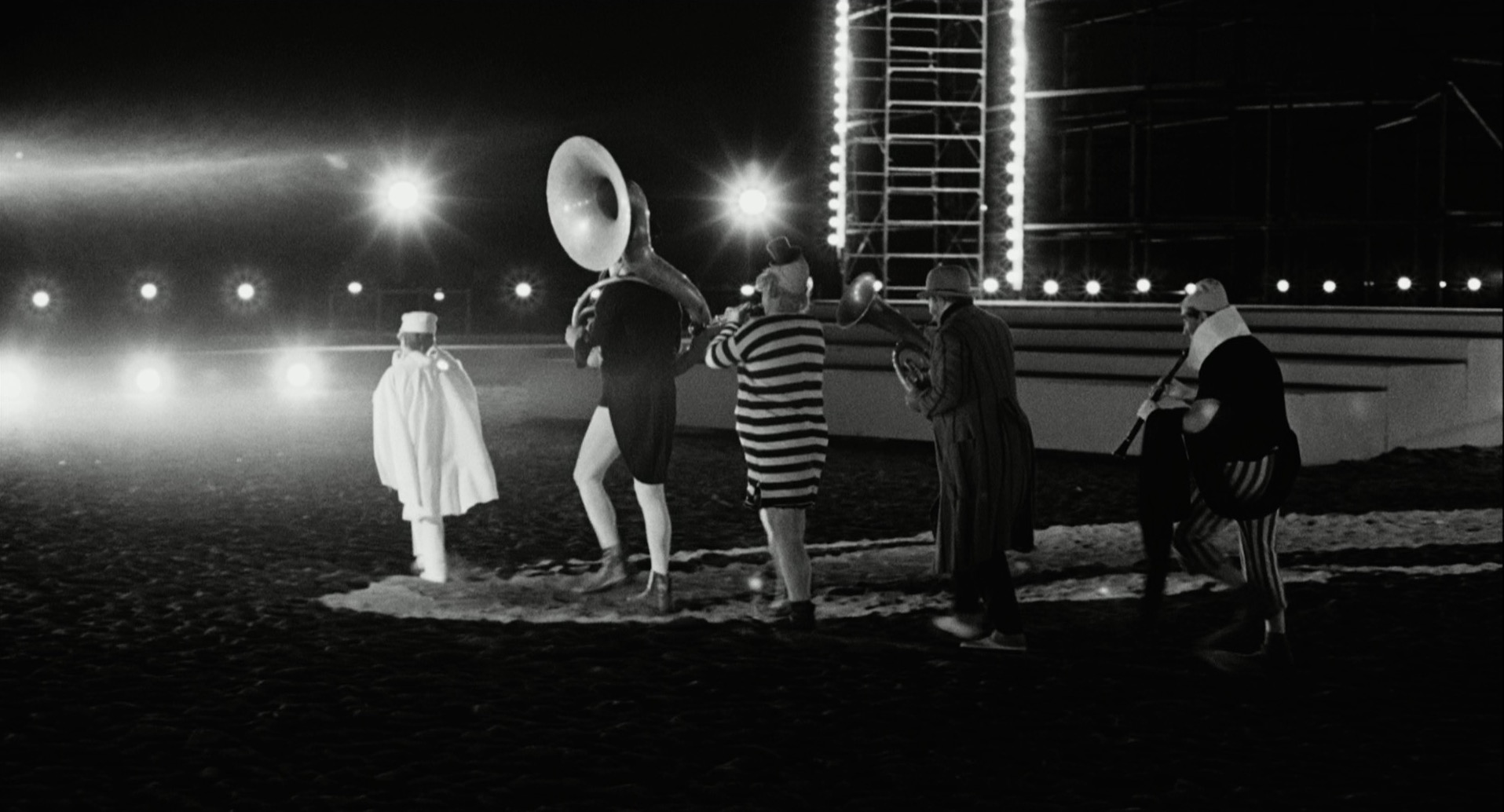 FELLINI'S 8½ - Image 9